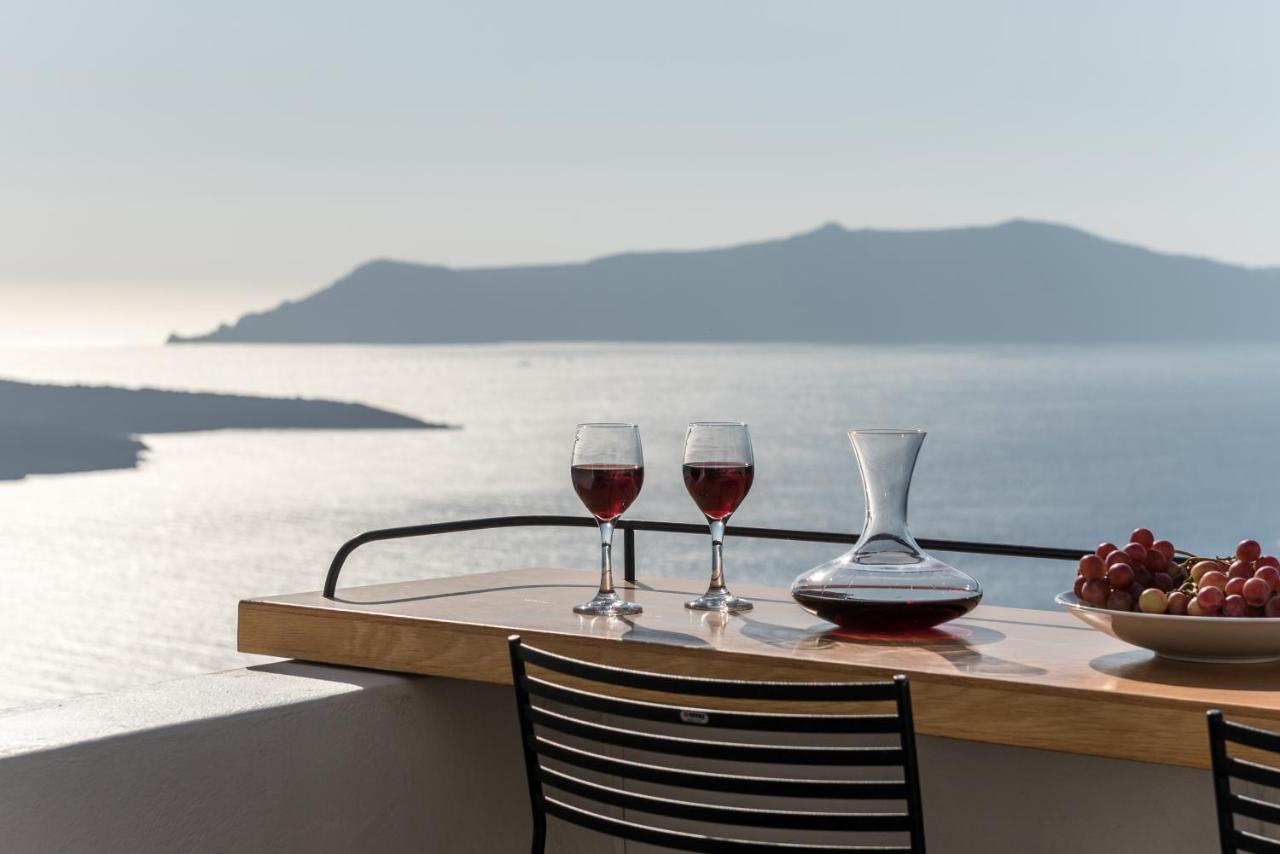 Porto Fira Suites Exterior foto