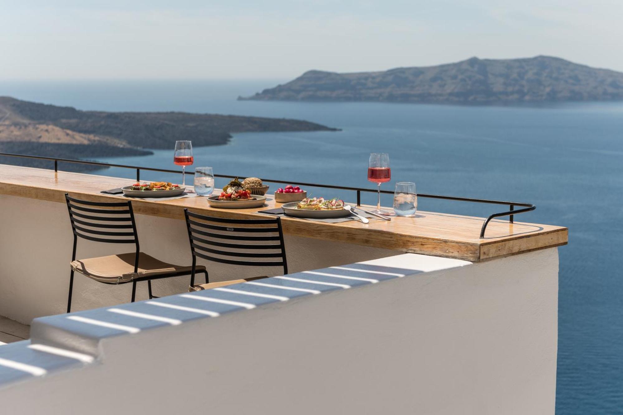 Porto Fira Suites Exterior foto