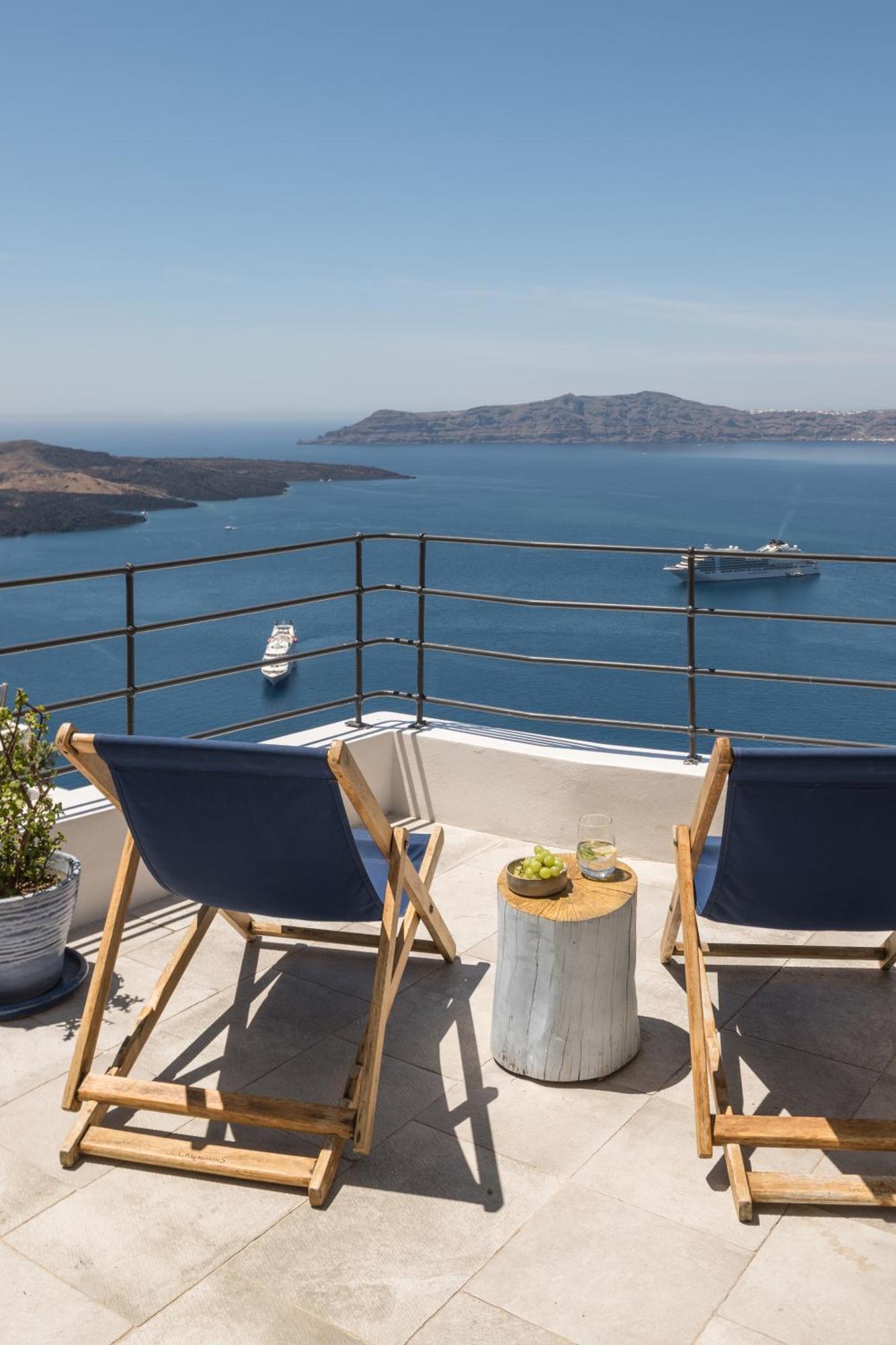Porto Fira Suites Exterior foto