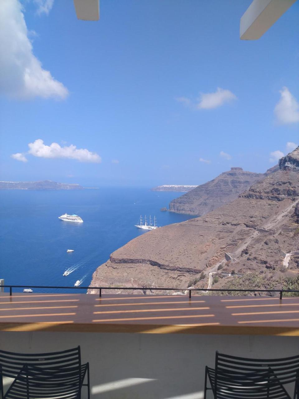 Porto Fira Suites Exterior foto